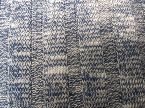 Strickstoff mit Rippenmuster blau-meliert