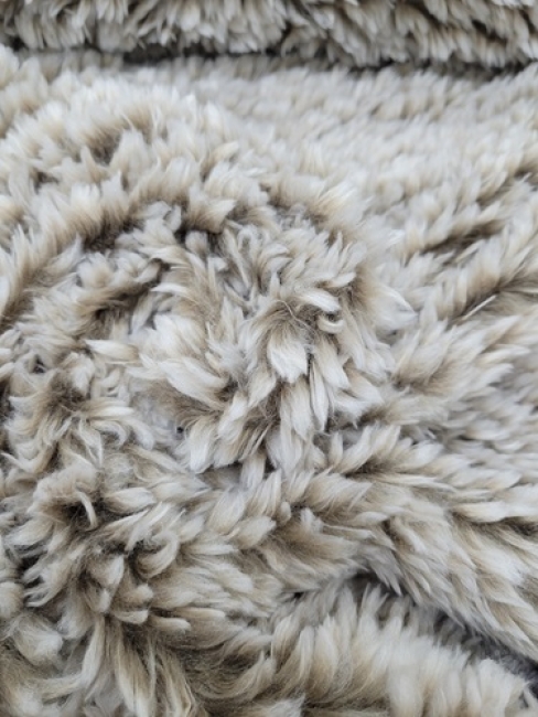 Fellimitat sheepskin